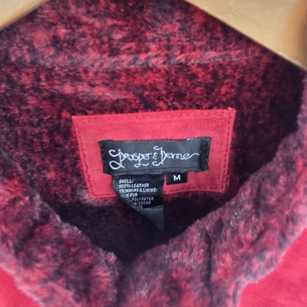 Prosper & Devine Women's Sz M Red 100% leather Vest Faux Fur Trim Lining